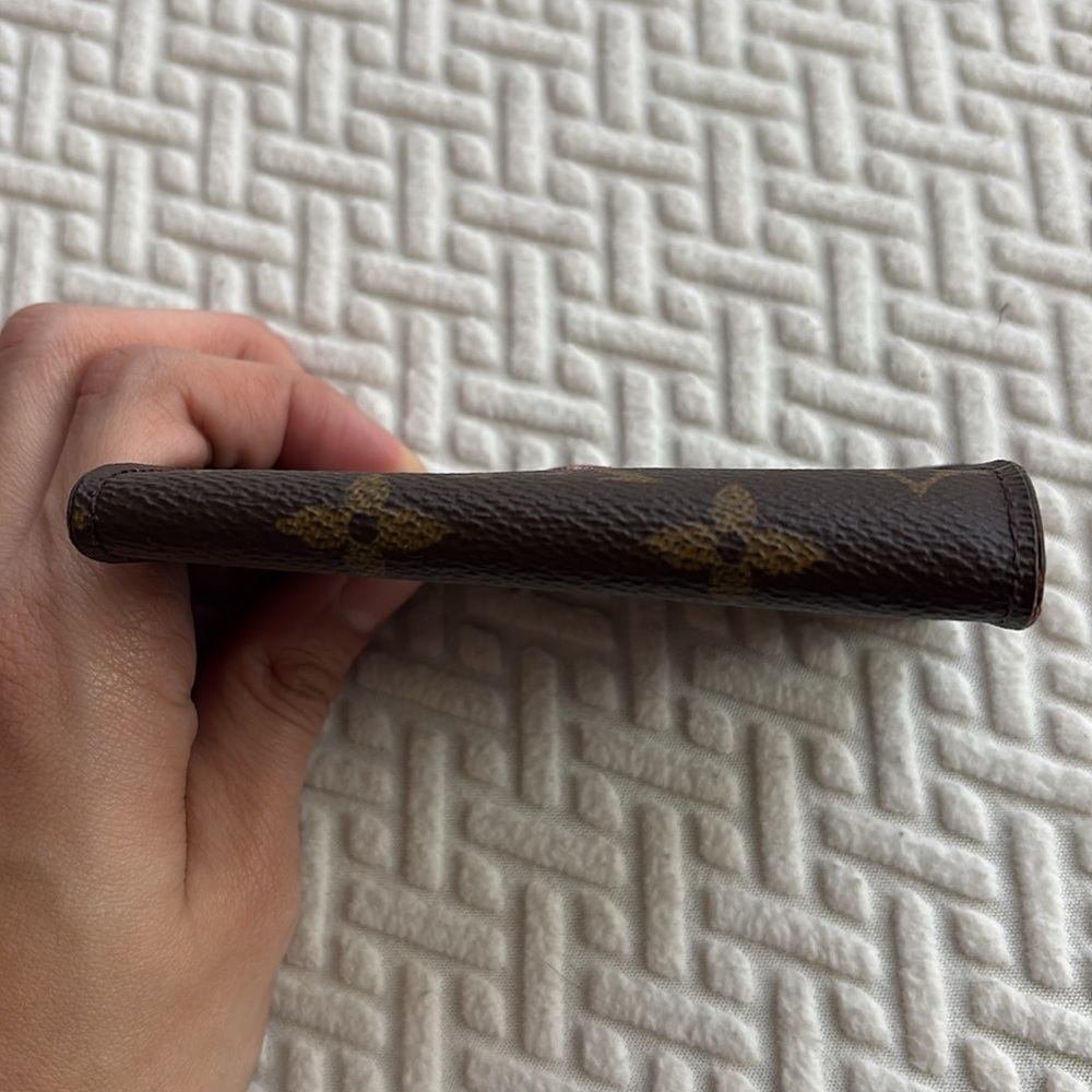 Louis Vuitton 6 Ring Key Holder - Picture 9 of 14